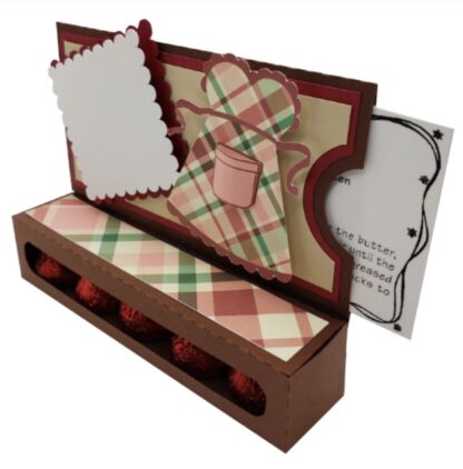 Fancy Apron Kisses Holder SVG - Image 4